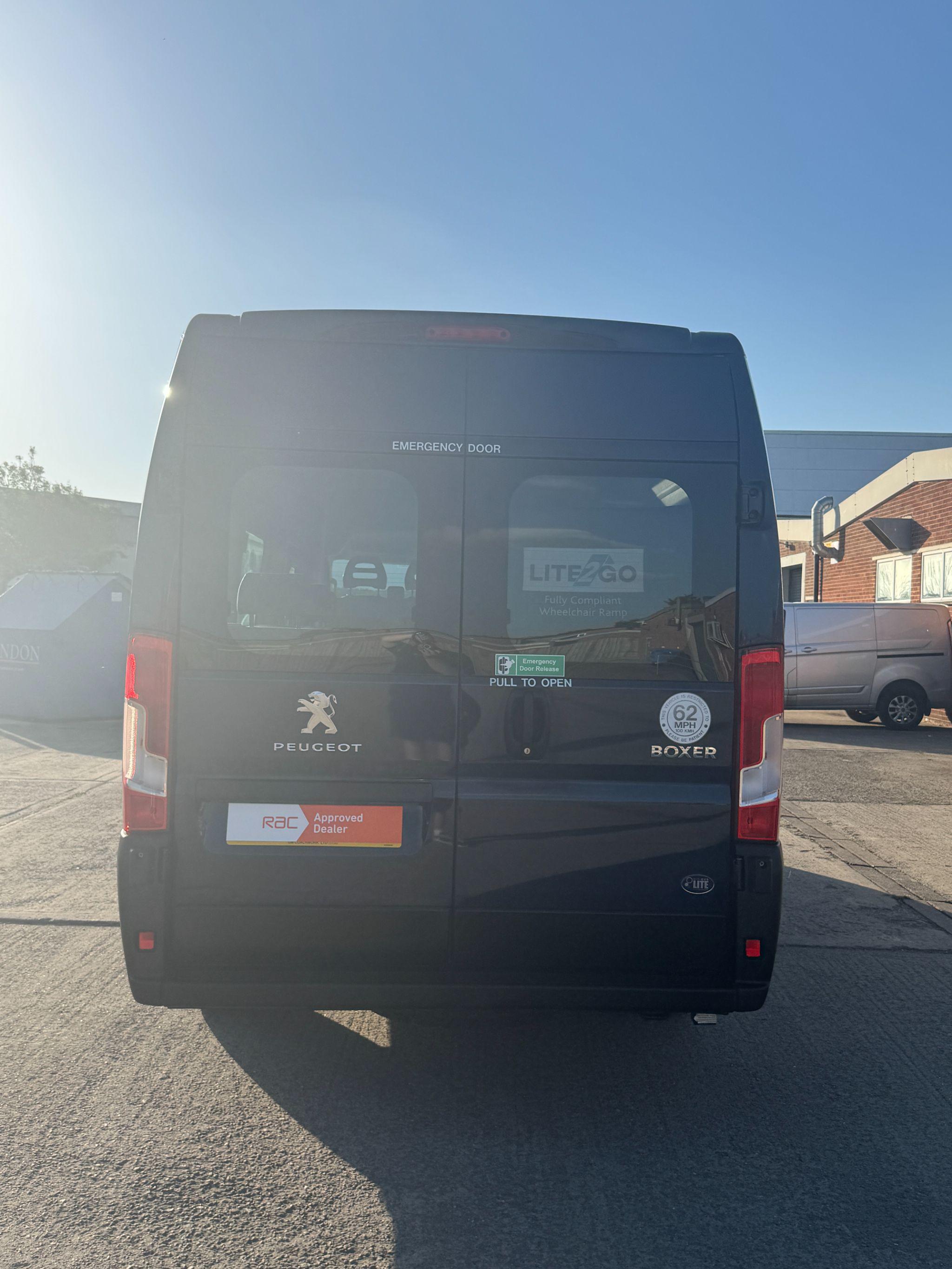 Peugeot Boxer image 3